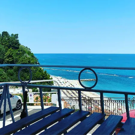 Maison Del Bassotto Numana